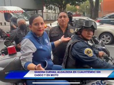 Sandra Cuevas fue captada sin casco en una moto de SSC; "ni modo, ya cuando te toca, te toca", dijo