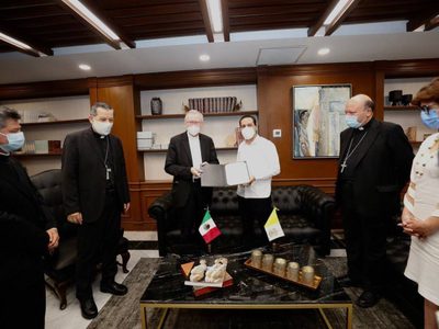 Vila Dosal invita al Papa Francisco a visitar Yucatán