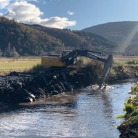 San Martín de los Andes: Municipalidad realiza tareas de limpieza de arroyos