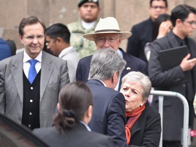 Analizarán EU y México nuevas medidas para resolver la crisis migratoria