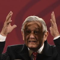 Habrá suficientes camas pero hay que frenar los contagios, dice AMLO en nuevo llamado a no salir
