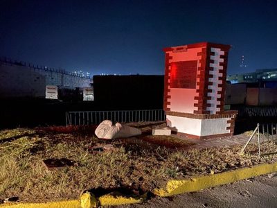 La estatua de AMLO en Atlacomulco fue derribada en primeras horas del 2022