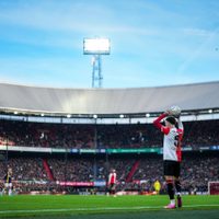 Santiago Giménez falla penalti en el partido de Feyenoord contra Twente