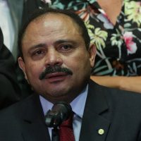 Presidente de la Cámara brasileña revoca su decisión y da luz verde a juicio contra Rousseff