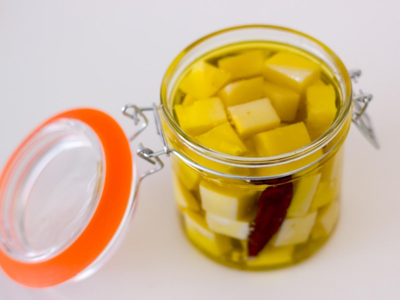Igual que en los mejores restaurantes: aprendé a preparar estas conservas de queso que son una perdición