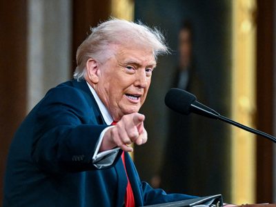 Trump amenaza con respuesta "nunca antes vista" si Teherán cumple con advertencia de "golpe fuerte"