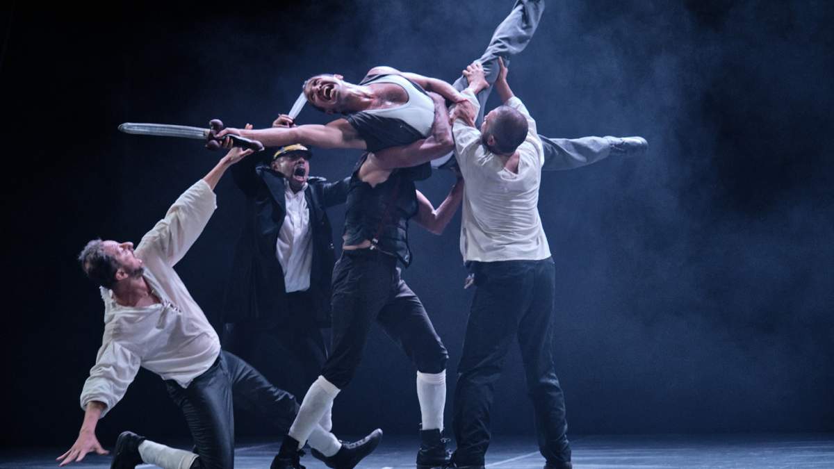 Puesta en escena de Moby Dick en el Teatro Helénico