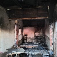 Vecinos quemaron una vivienda tomada por "trapitos" en Centenario