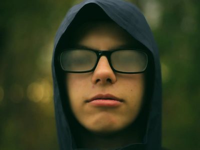 No sufras más por los anteojos empañados en los días de lluvia, este truco casero va a cambiar tu vida