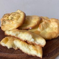 Con 3 claras y una cucharada de maicena, hacé este exquisito pan nube para acompañar tus mates