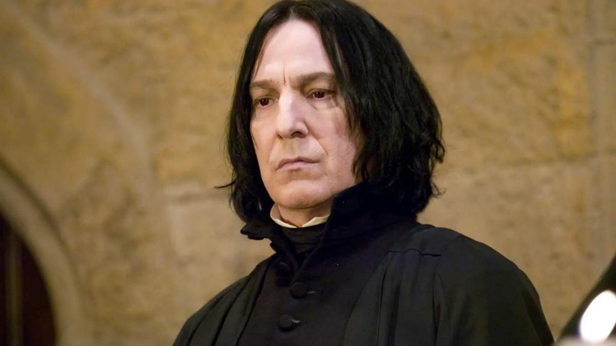 El personaje fue interpretado en las películas por Alan Rickman