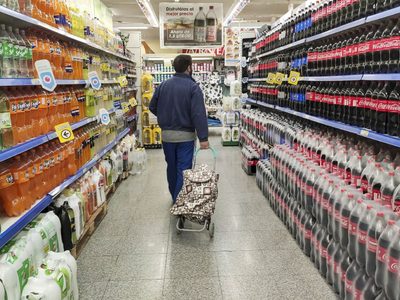 Las empresas de supermercados que se suman a congelar precios y promover ofertas