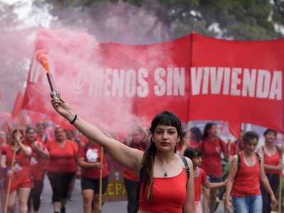 Mujeres de Neuquén volvieron a reclamar contra la violencia y pidieron por la aparición de Luciana Muñoz