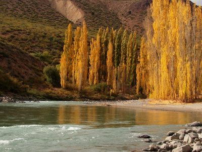 El río Neuquén podría registrar en enero el caudal más bajo de la historia