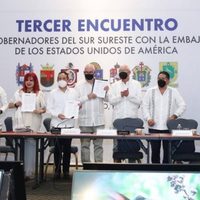 Ken Salazar firma acuerdo en favor del desarrollo sostenible de las selvas de México