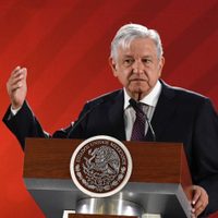López Obrador niega que militó en el Partido Comunista como señala su expediente de la DFS