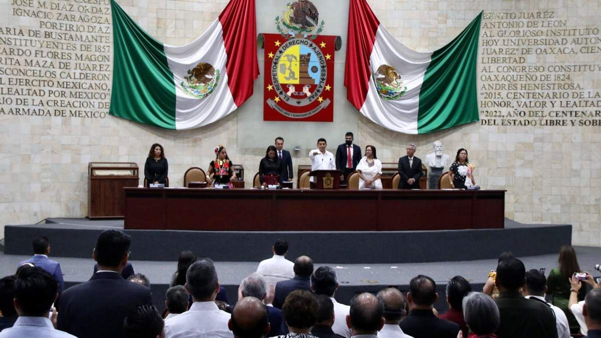 Congreso de Oaxaca. Aprobación de reforma custionada