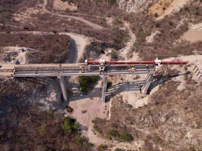 AMLO supervisa puentes y carreteras en Oaxaca y Guerrero (Video)