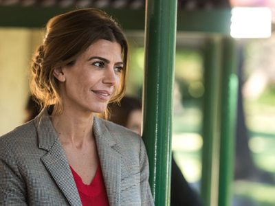 El sofisticado outfit de Juliana Awada: cómo mezclar distintas texturas y un solo color
