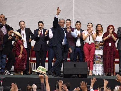 Claudio X. González es apoyado por traficantes de influencia y políticos corruptos: AMLO en el Zócal