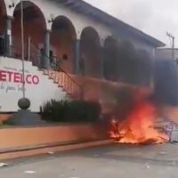 Pobladores de Xiutetelco saquean e incendian presidencia en reclamo de agua y obras