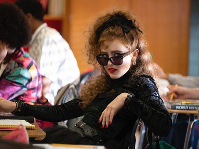 La hija de Robin Williams debuta en la taquilla de EU, pero no consigue llegar a la cima