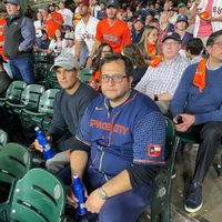 José Ramón López Beltrán vuelve a desatar polémica al ser captado en el juego Astros-Yankees