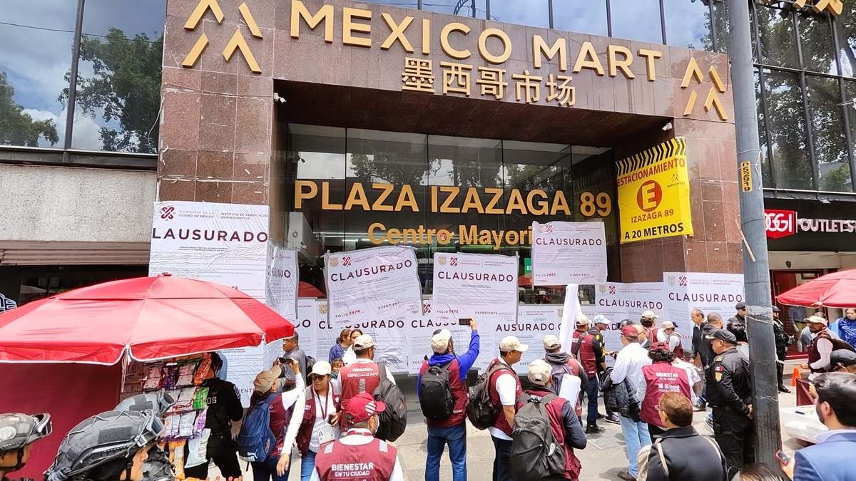 Plaza Izazaga, centro mayorista de productos chinos
