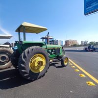 Productores agrícolas bloquean carreteras en Guanajuato