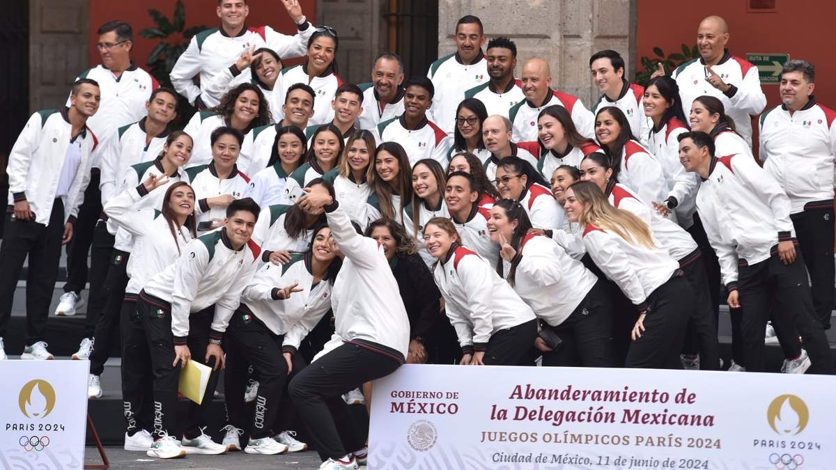 Ceremonia de abanderamiento de la delegación mexicana que acudirá a los Juegos Olímpicos de París 2024