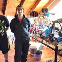 Empresa de diseño 3D produce vinchas protectoras para agentes de Salud y Seguridad
