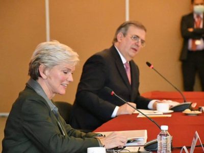 En tono amistoso, secretaria de Energía de EU recalca diferencias con reforma eléctrica de AMLO