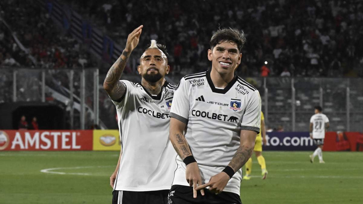 Arturo Vidal y Carlos Palacios. Fuente: (X)
