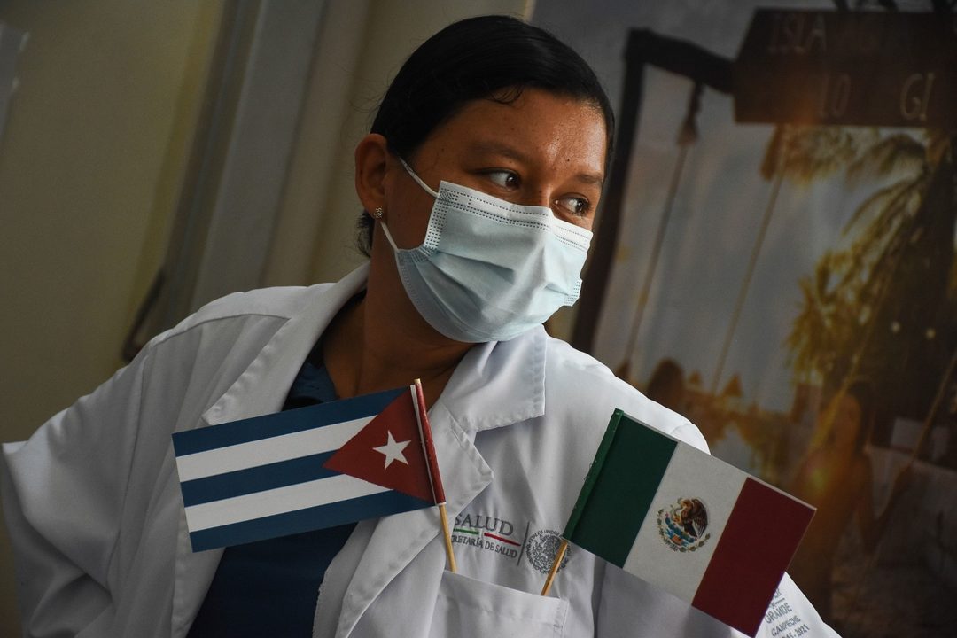 Médico banderas Foto Michael Balam Chan  Cuartoscuro