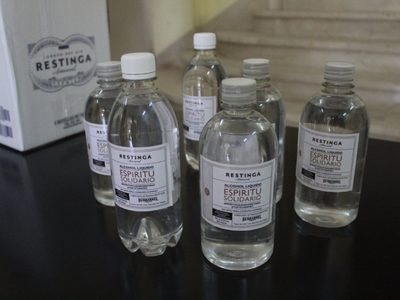 Destilería bonaerense alcanzó los 1.000 litros de alcohol donado