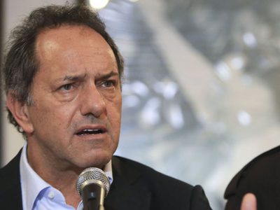 Daniel Scioli reafirmó su precandidatura a la presidencia y le lanzó un guiño a Patricia Bullrich