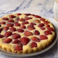 Torta suave de frutillas: la receta matera más rica y fácil para salir de lo común y sorprender