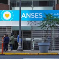 El Gobierno confirmó el bono de $70.000 para jubilados y pensionados: cómo se paga