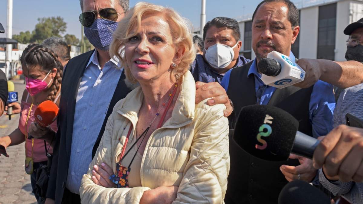 Alejandra Cuevas a su salida del Reclusorio femenil de Santa Martha Acatila, luego de la que la SCJN determinara su libertad, acusada por Gertz Manero de la muerte del hermano de éste