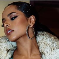 ¡Rebota! Becky G, arriba y abajo a puro twerking con poca tela... ¡se ve!