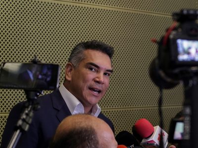 “Alito” acusa a Morena de pretender implantar su ideología con los libros de texto