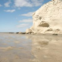 Alarma en Las Grutas por el derrumbe de un acantilado