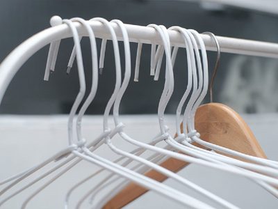 No tires las perchas viejas o rotas: mirá el increíble uso que les podés dar luego de lavar la ropa