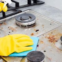 Con 3 ingredientes: arrancá la grasa rebelde de tu cocina con este trucazo definitivo que no falla