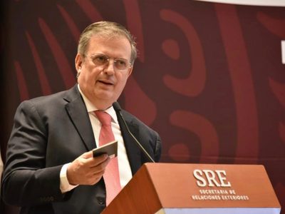 Ebrard lamenta los acontecimientos en Perú y hace votos "por el respeto a la democracia"