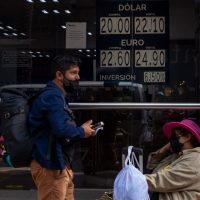 El peso logra su mejor cotización desde el 7 de noviembre; el dólar se cotiza en 20.03 pesos