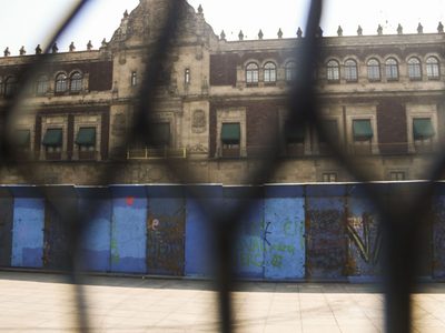 Citlalli Hernández justifica instalación de vallas en el Zócalo para la marcha del 8M
