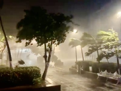 Lidia impacta a Puerto Vallarta, desborda arroyos y provoca más lluvias extraordinarias (Video)