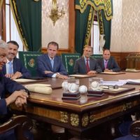 AMLO presume a comisionado de la MLB plan para impulsar el beisbol en México (video)