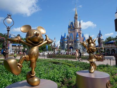 Exgobernadores y exlegisladores: Represalias de DeSantis contra Disney perjudican a Florida